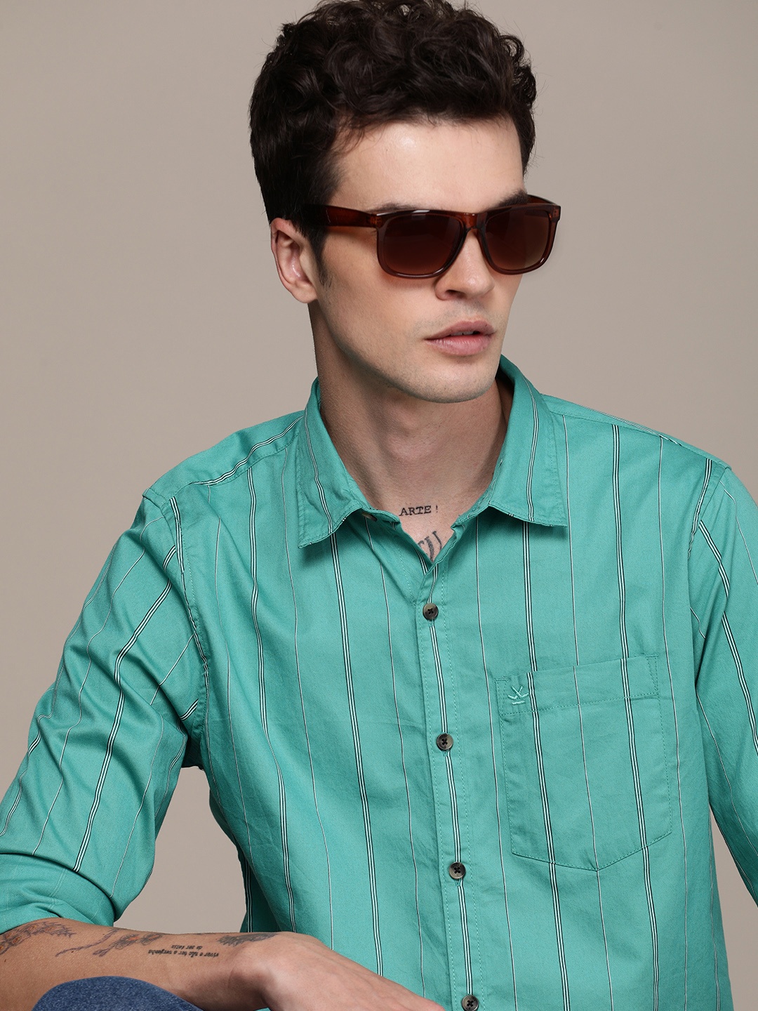 

WROGN Pure Cotton Slim Fit Striped Casual Shirt, Green