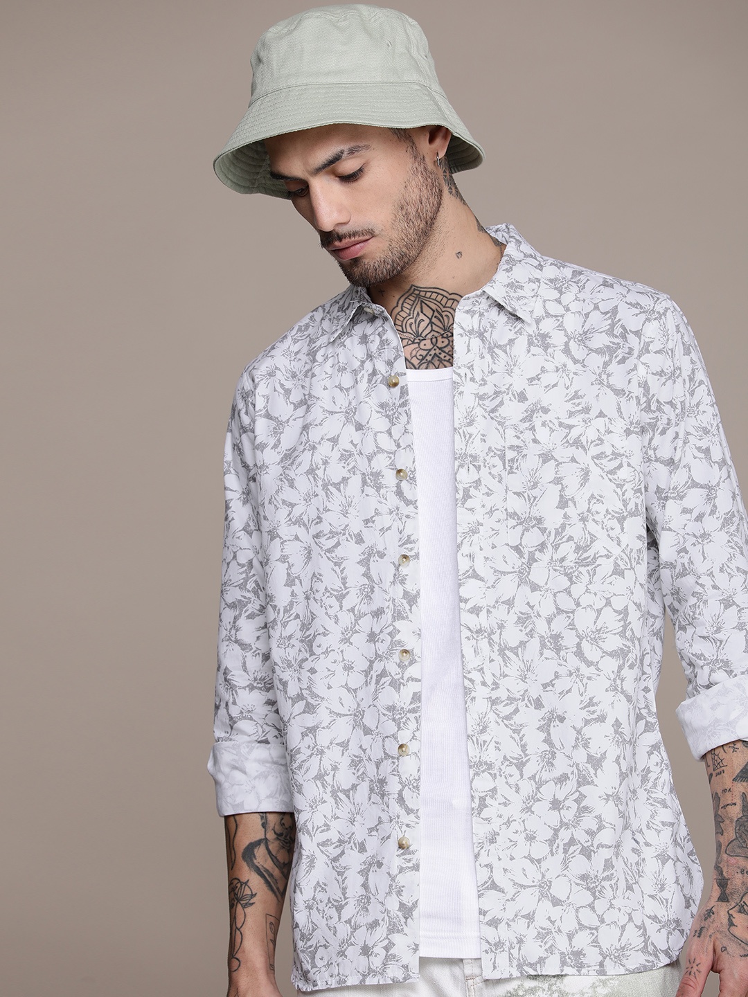 

WROGN Floral Printed Slim Fit Pure Cotton Casual Shirt, White