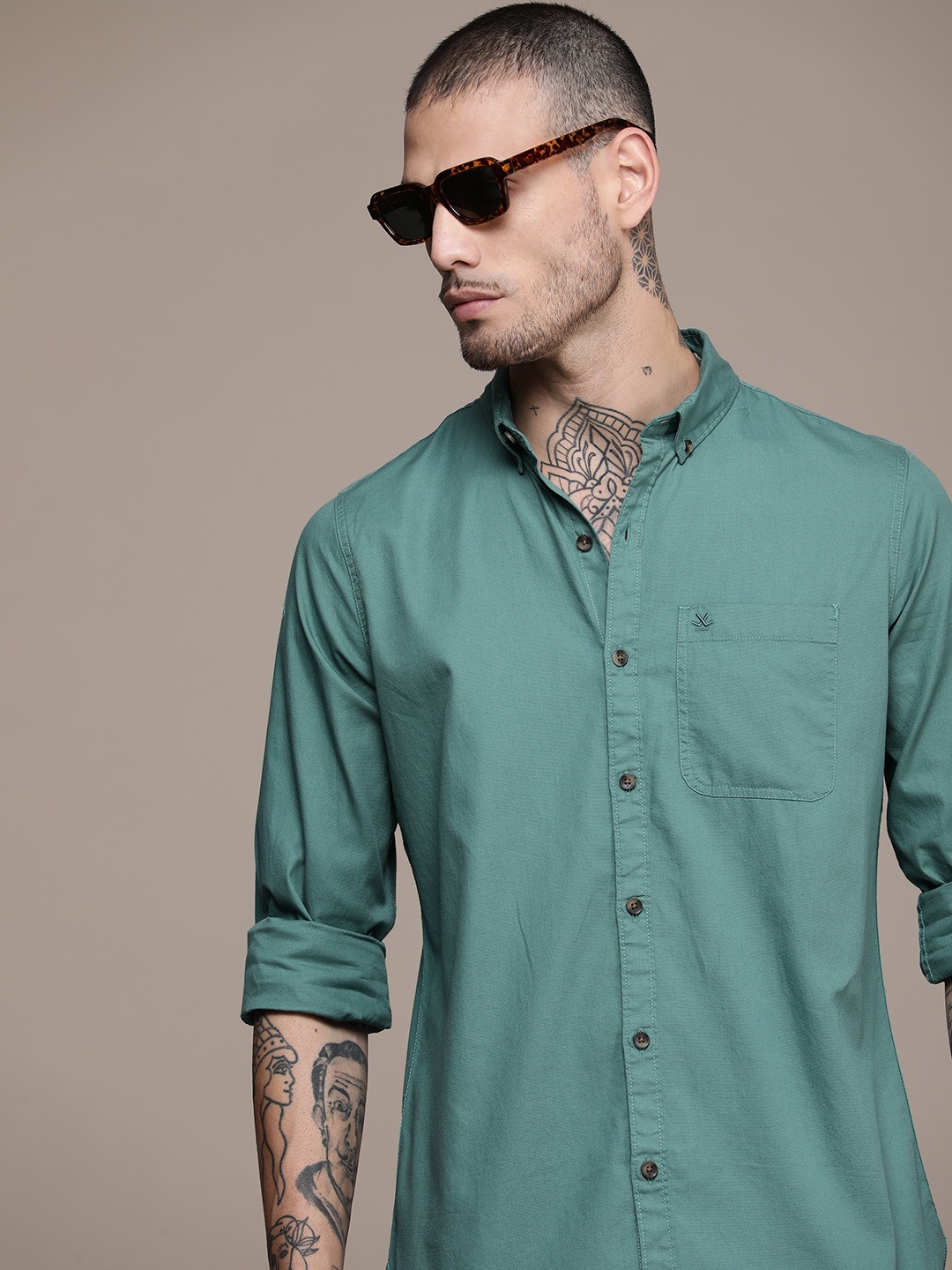 

WROGN Pure Cotton Slim Fit Casual Shirt, Green