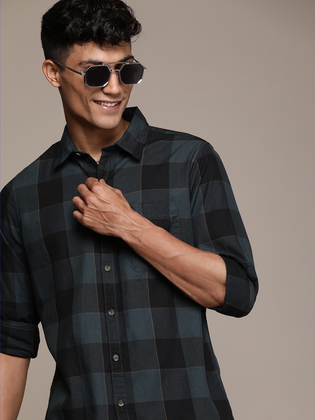 

WROGN Men Slim Fit Buffalo Checked Pure Cotton Casual Shirt, Grey