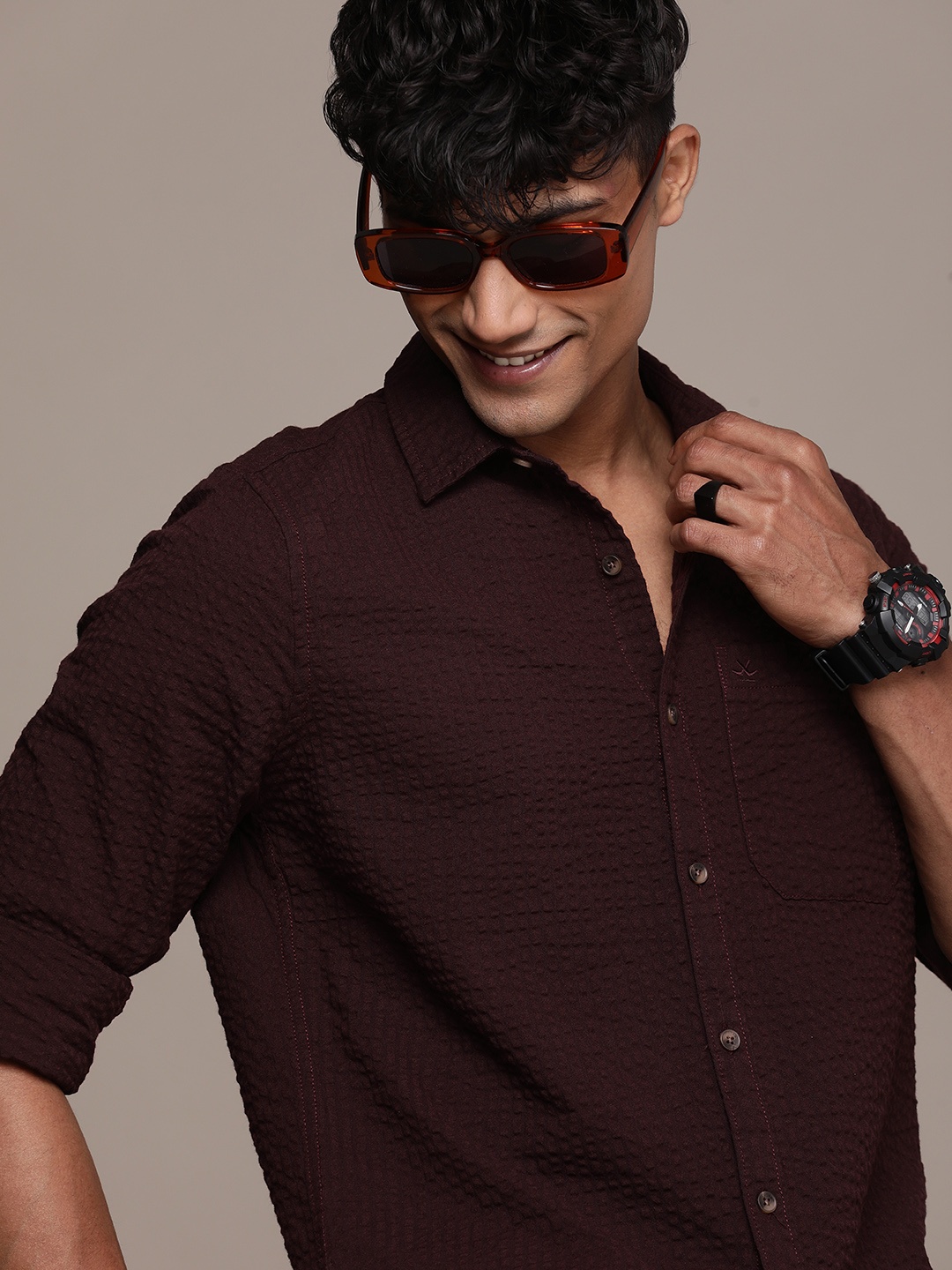

WROGN Slim Fit Pure Cotton Seersucker Casual Shirt, Burgundy