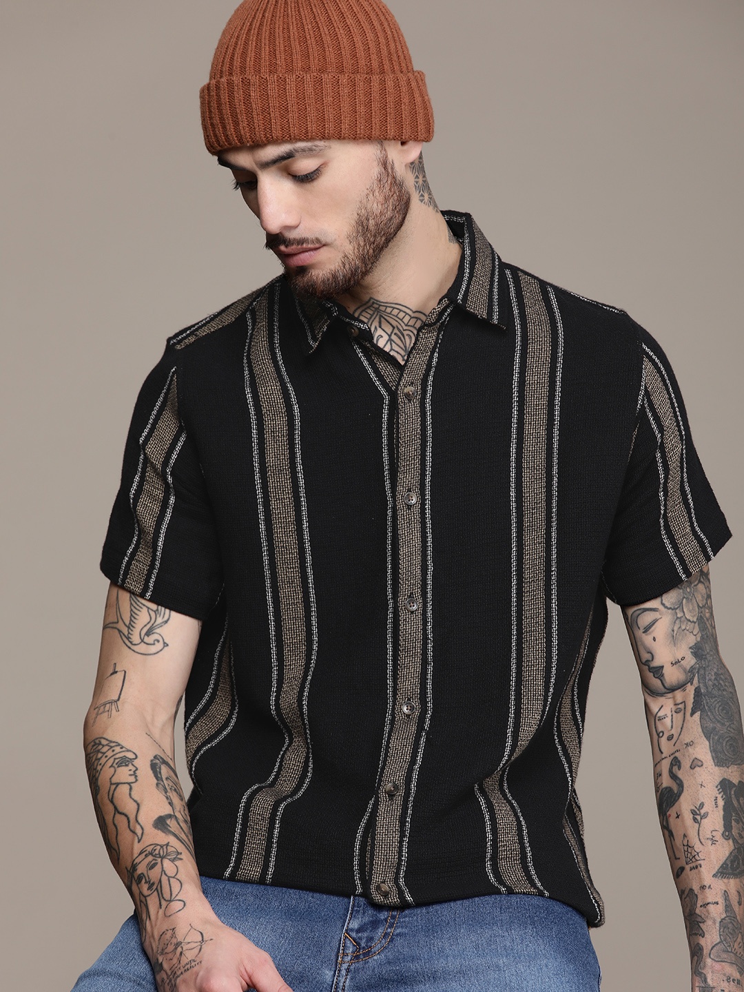 

WROGN Men Pure Cotton Slim Fit Striped Casual Shirt, Black