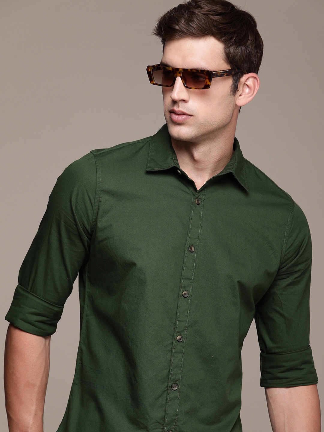 

WROGN Pure Cotton Slim Fit Casual Shirt, Green