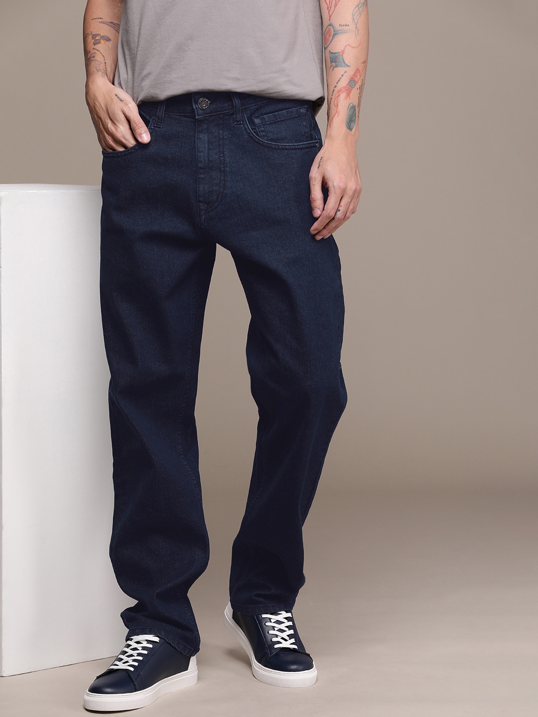 

WROGN Men Anti Fit Stretchable Jeans, Navy blue