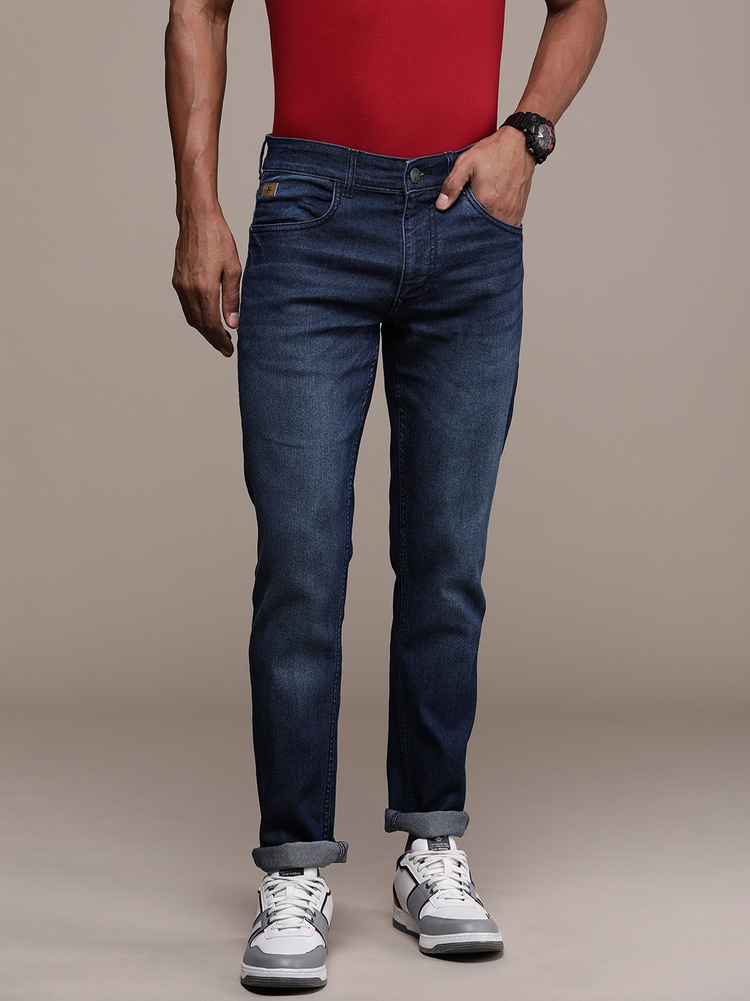 

WROGN Men Mid Rise Slim Fit Light Fade Stretchable Jeans, Blue