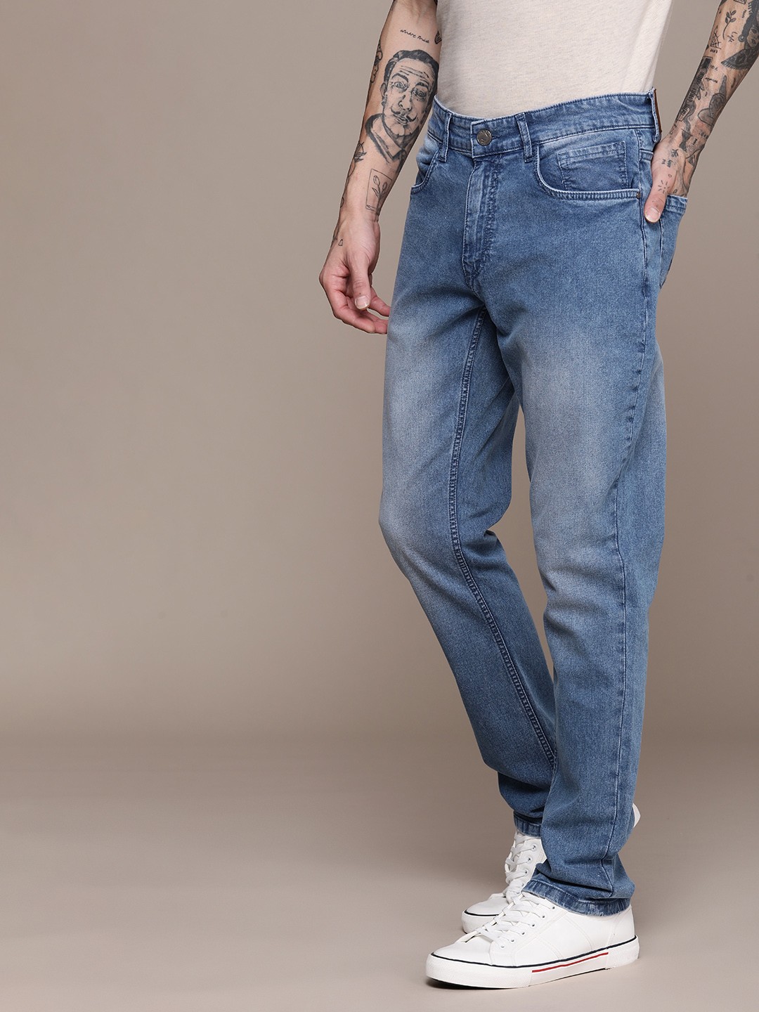 

WROGN Men Mid Rise Straight Fit Light Fade Stretchable Jeans, Blue