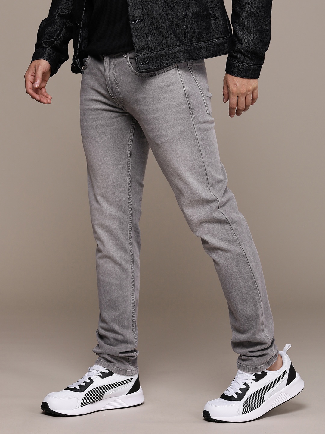 

WROGN Men Skinny Fit Light Fade Stretchable Jeans, Grey