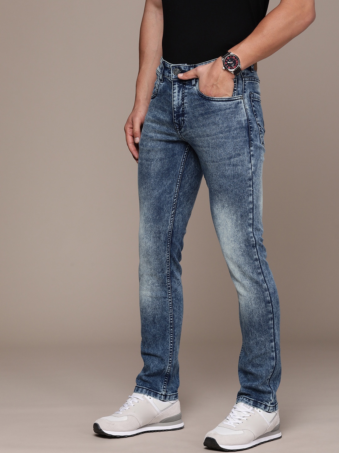 

WROGN Men Straight Fit Heavy Fade Acid Wash Stretchable Jeans, Blue