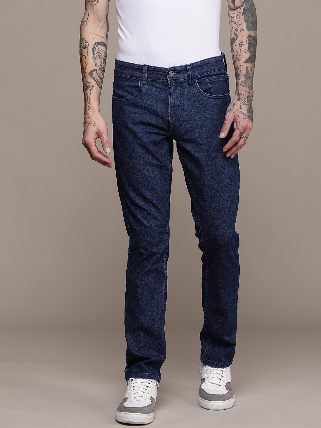 

WROGN Men Straight Fit Stretchable Mid-Rise Jeans, Blue