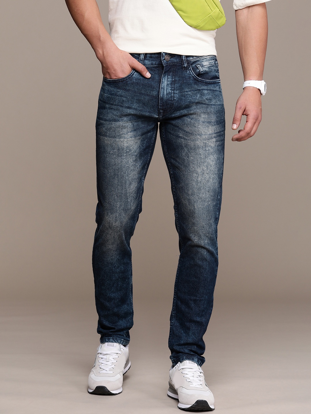 

WROGN Men Slim Fit Heavy Fade Stretchable Jeans, Blue