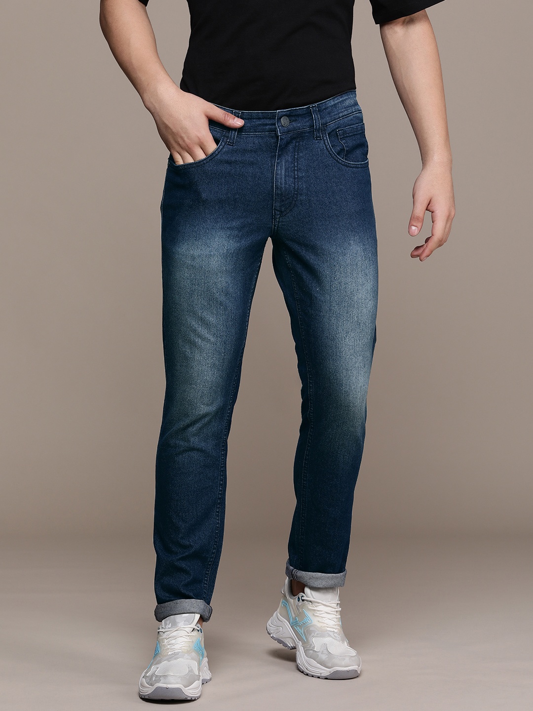 

WROGN Men Slim Fit Light Fade Stretchable Jeans, Navy blue