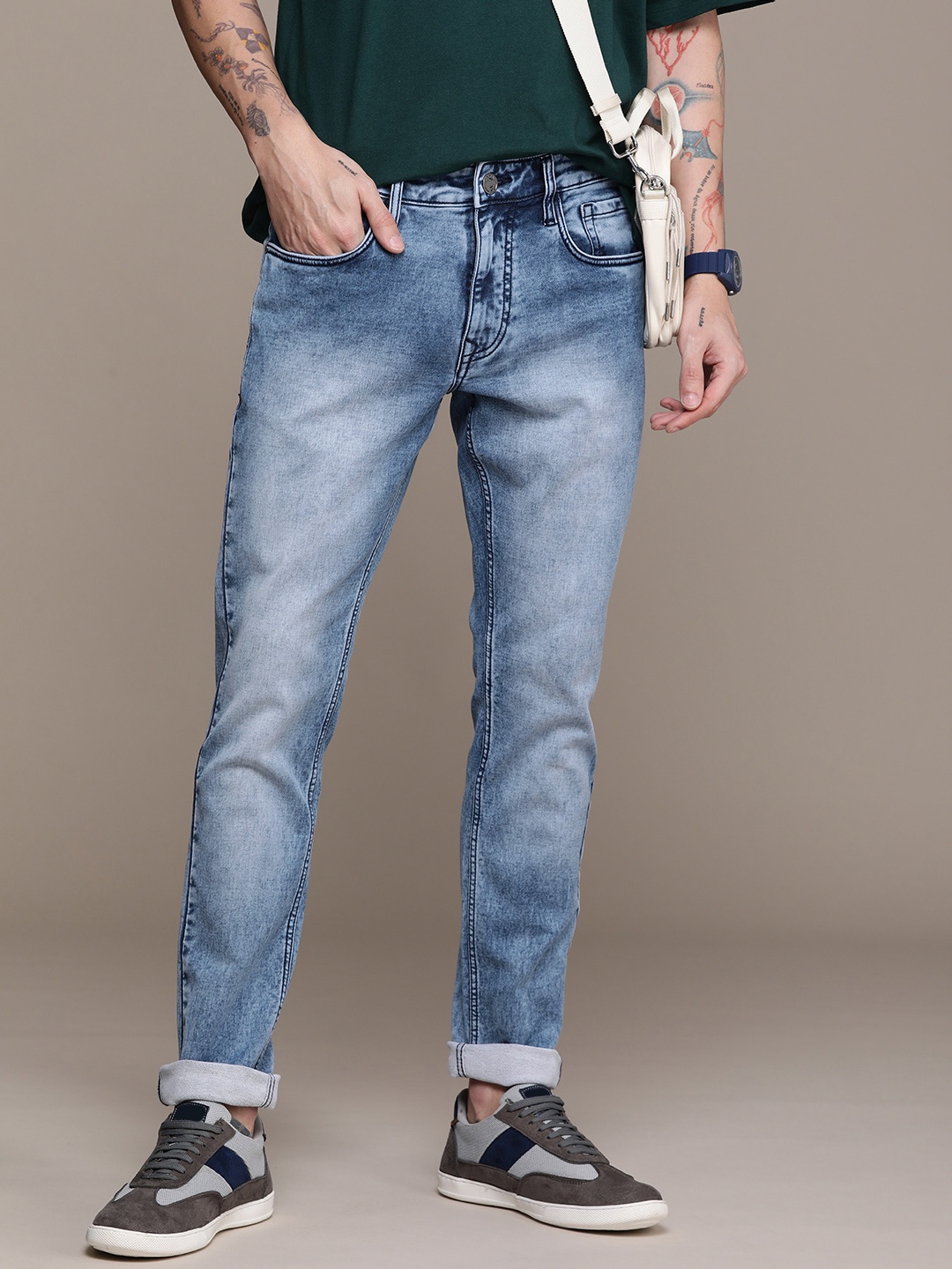 

WROGN Men Slim Fit Heavy Fade Stretchable Jeans, Blue