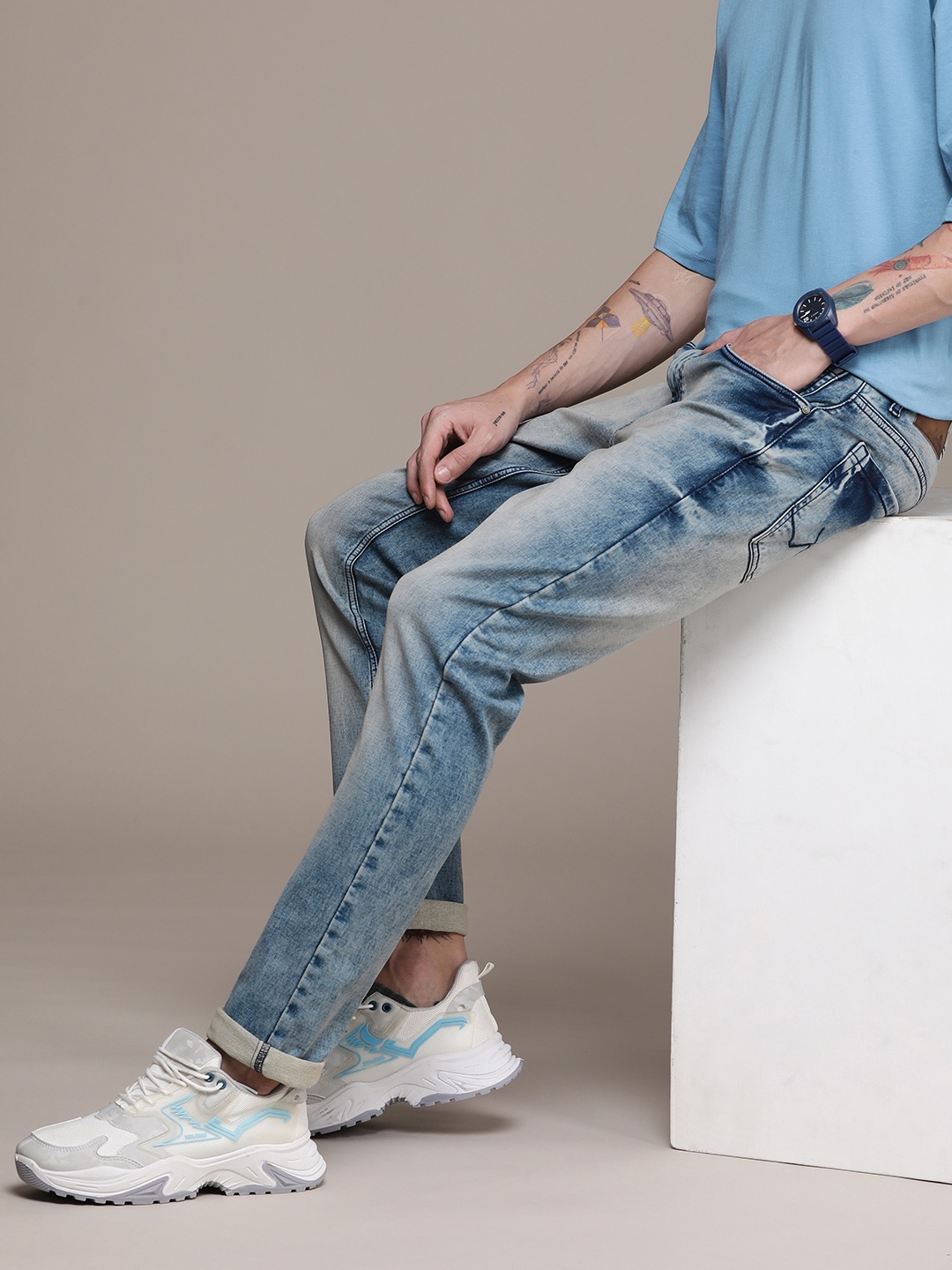 

WROGN Men Slim Fit Heavy Fade Stretchable Jeans, Blue