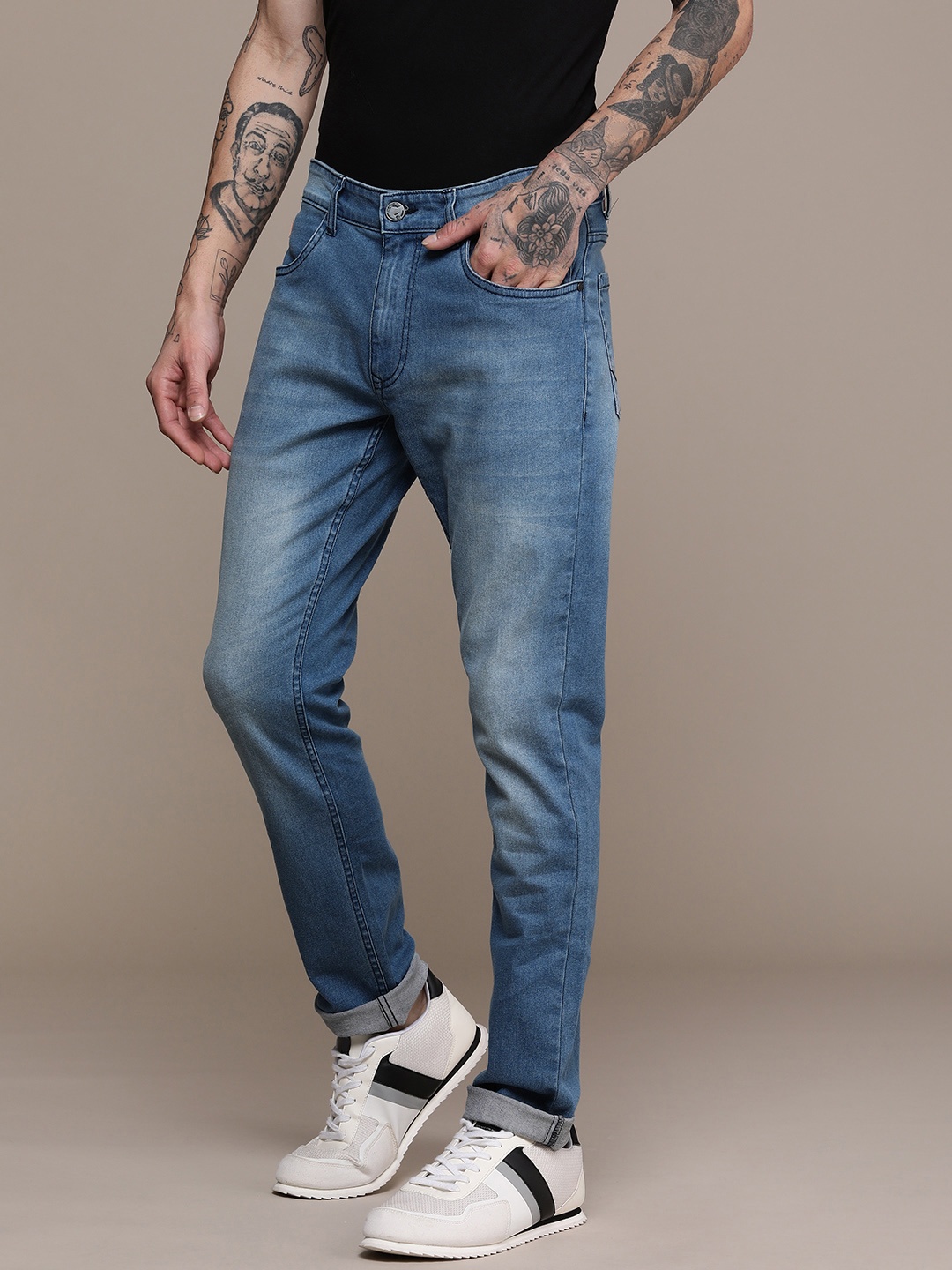 

WROGN Men Slim Fit Light Fade Stretchable Jeans, Blue