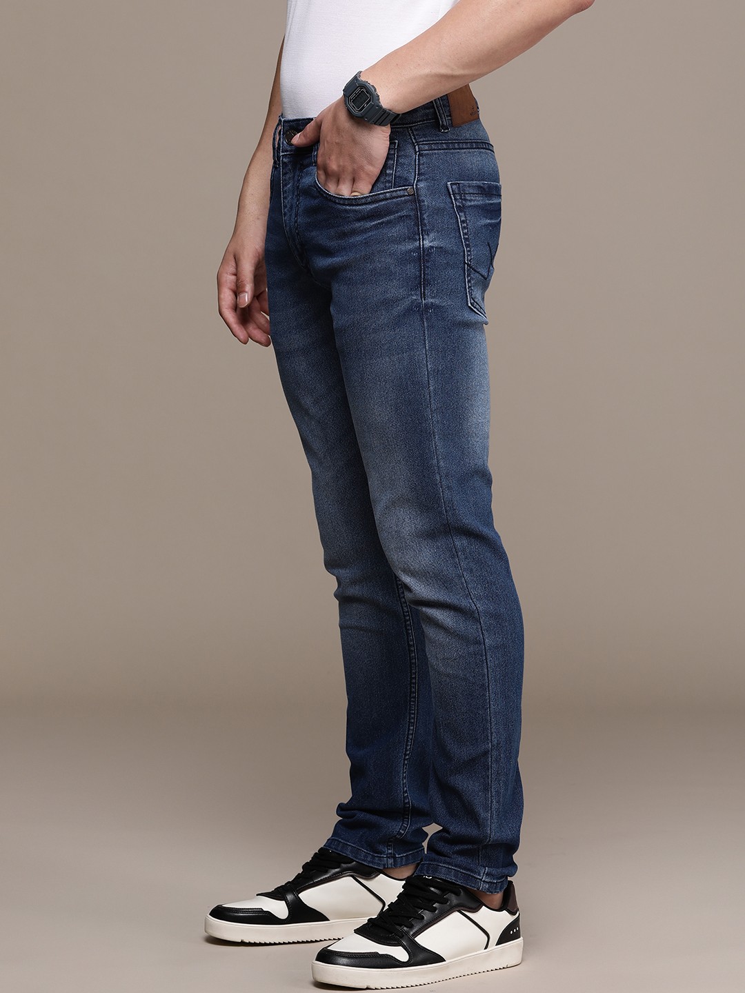 

WROGN Men Slim Fit Heavy Fade Stretchable Jeans, Blue