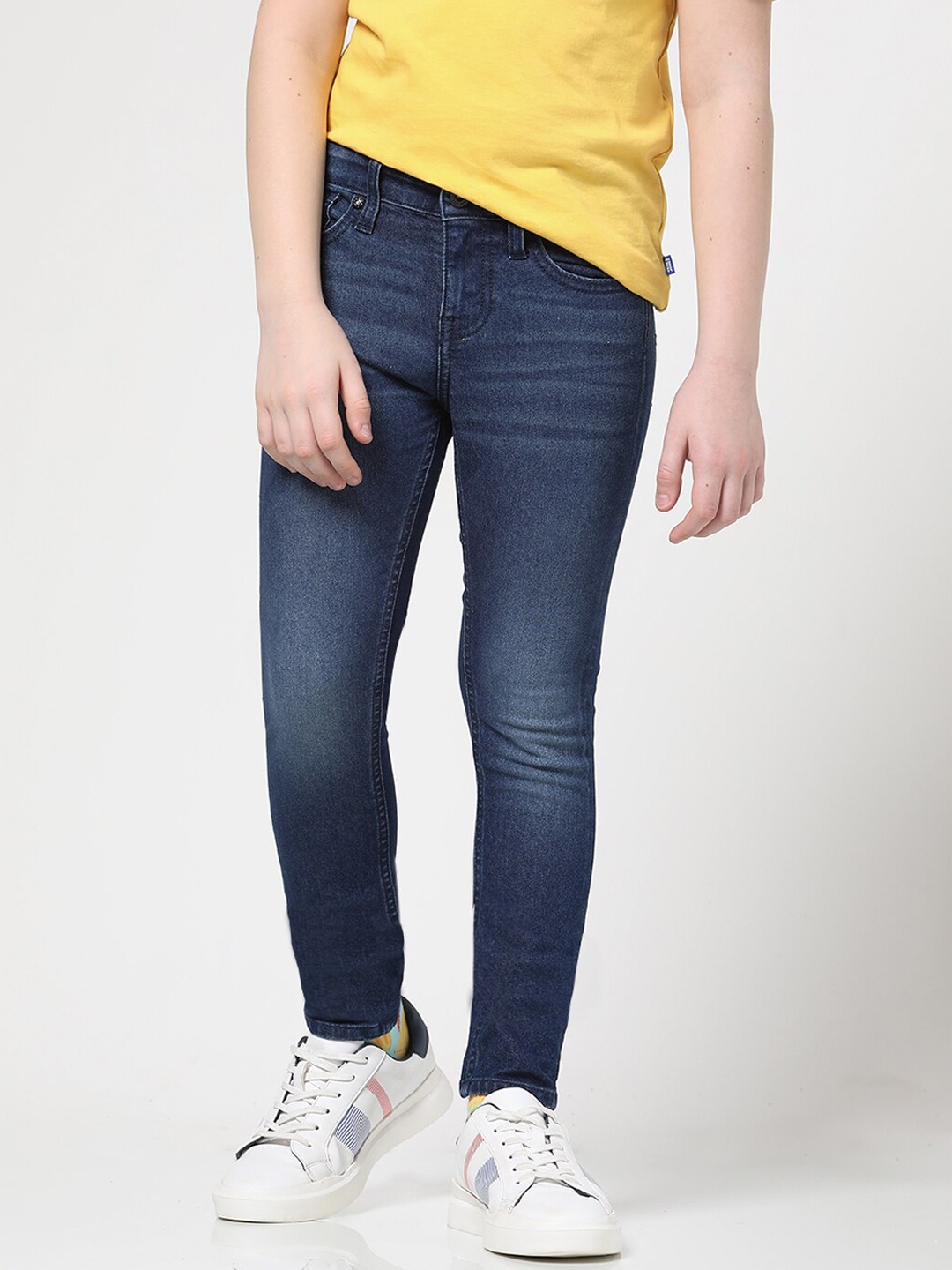 

Jack & Jones Junior Boys Slim Fit Light Fade Whiskers & Chevrons Stretchable Jeans, Blue