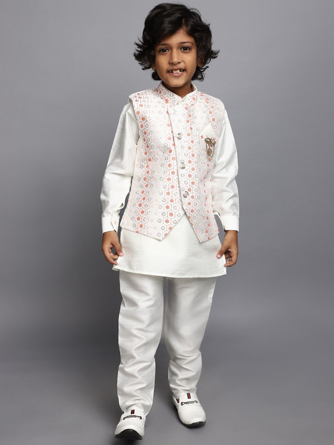 

V-Mart Boys Sequinned Embroidered Sherwani Set, Orange