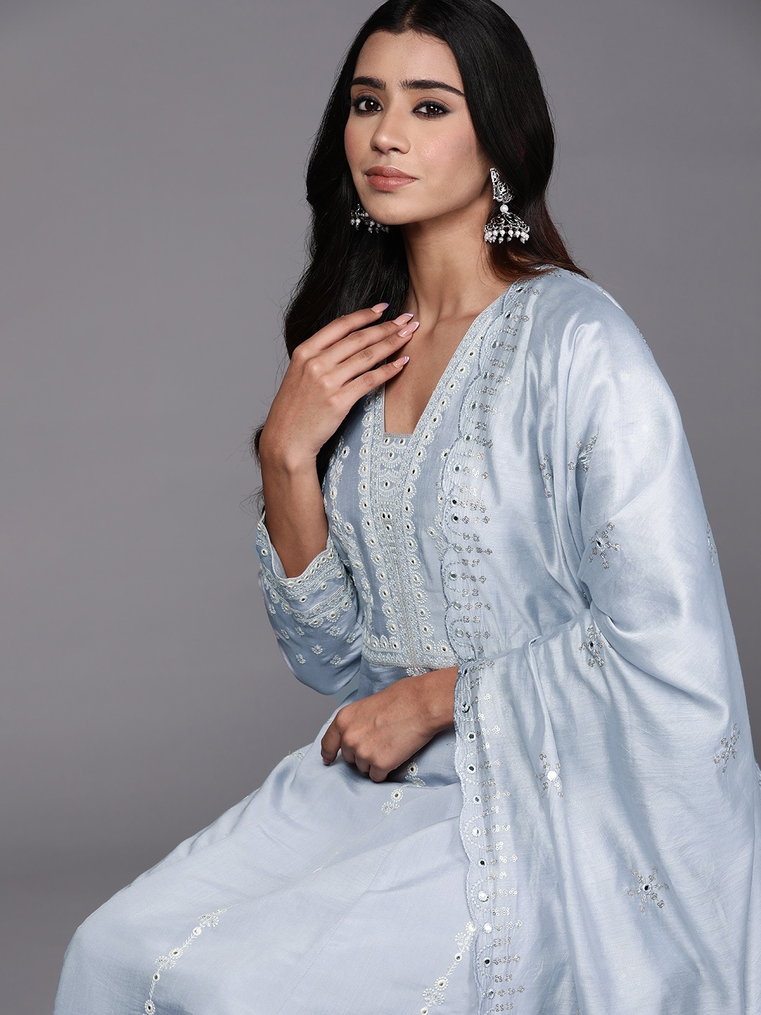 

Libas Art Women Floral Embroidered Panelled Thread Work Kurta with Trousers & Dupatta, Turquoise blue