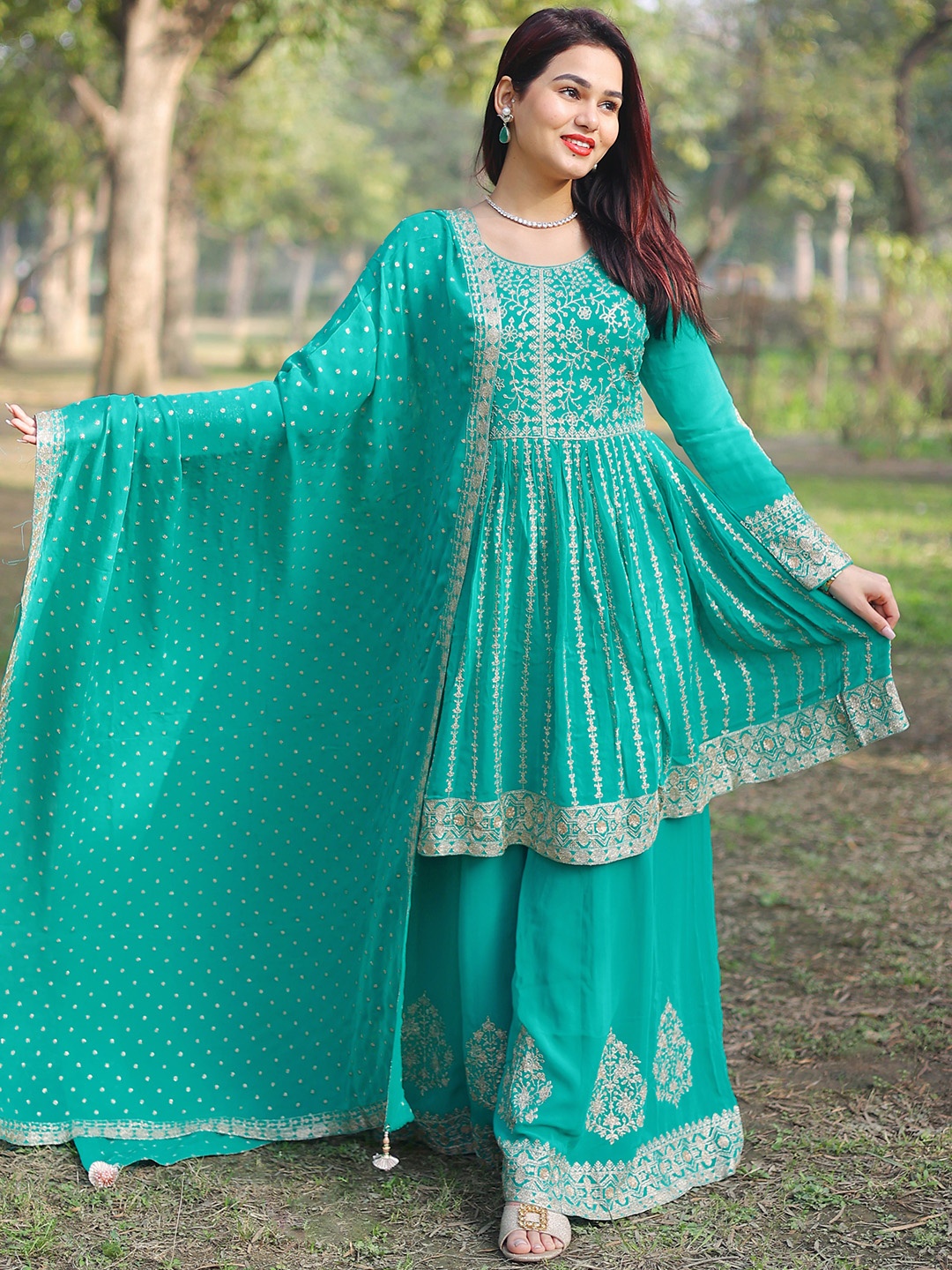 

Libas Art Floral Embroidered Pleated Sequinned Kurta with Palazzos & Dupatta, Green