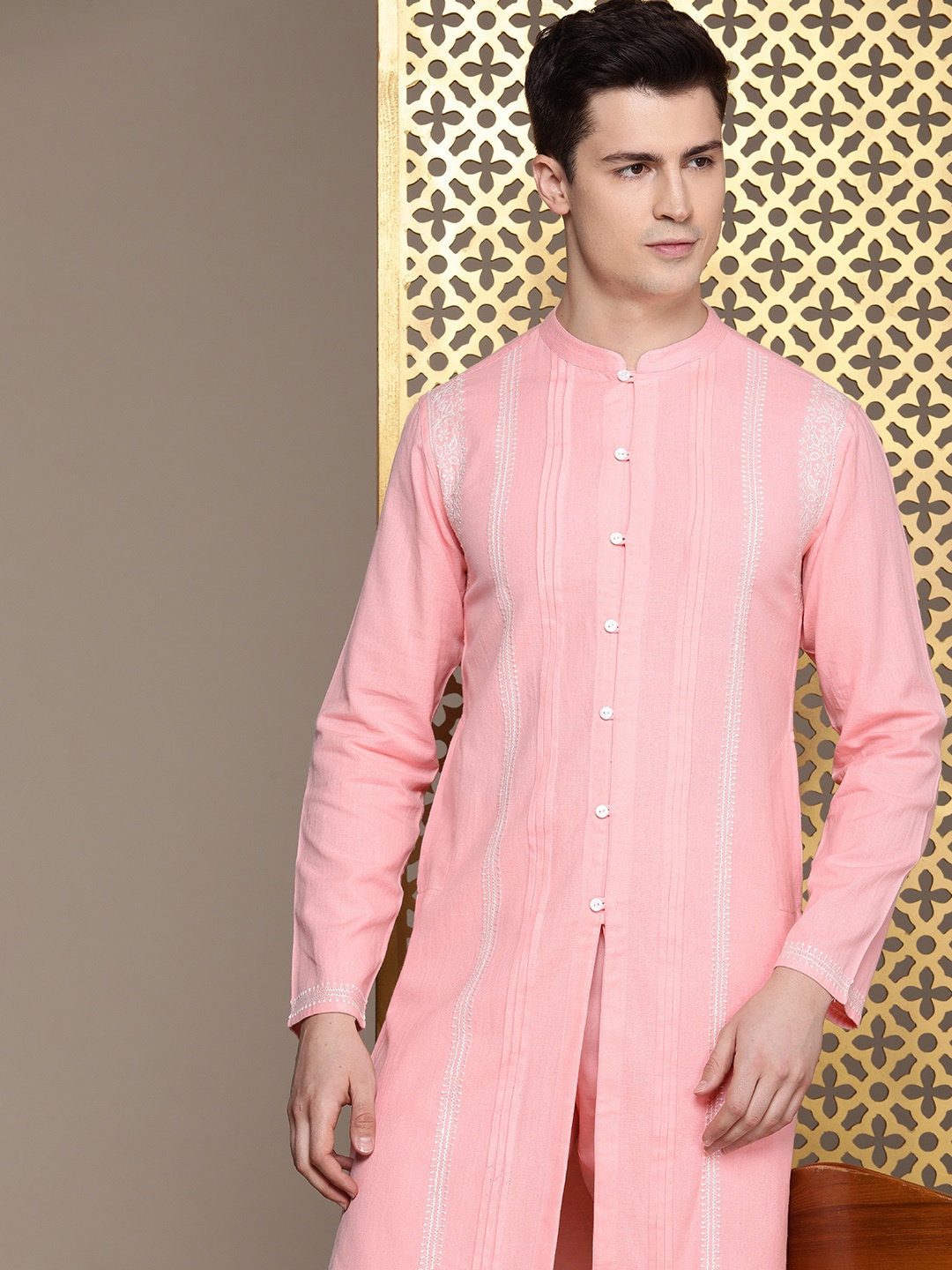 

House of Pataudi Men Jashn Embroidered Thread Work Pure Cotton Kurta with Pyjamas, Pink