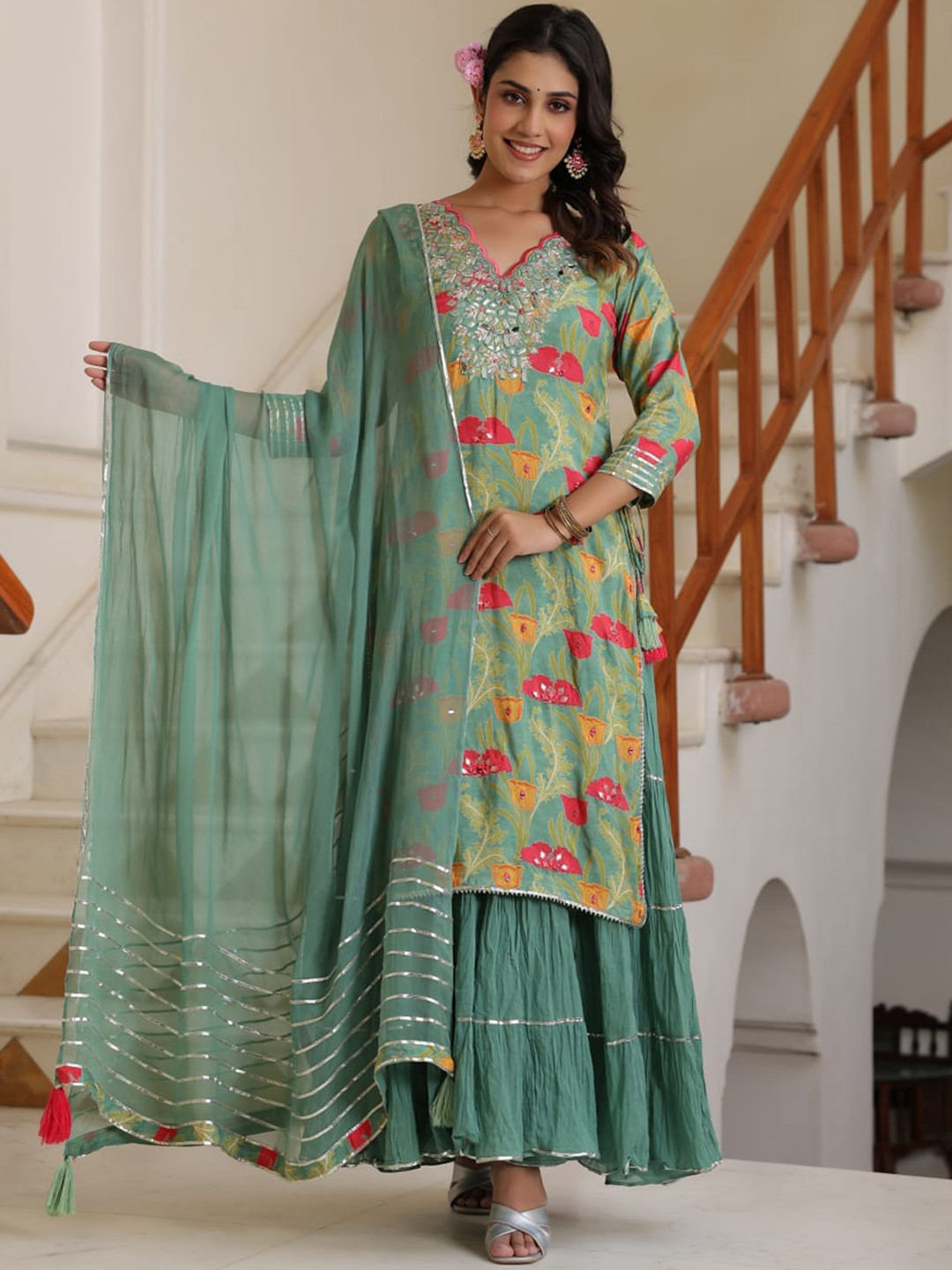 

KAJREE Floral Printed Thread Work Detailed Straight Kurta & Skirt With Dupatta, Green