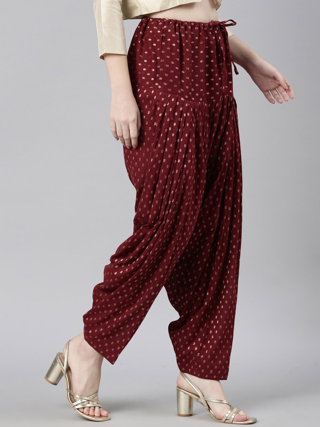 

Souchii Geometric Woven Design Loose Fit Pure Cotton Patiala, Maroon