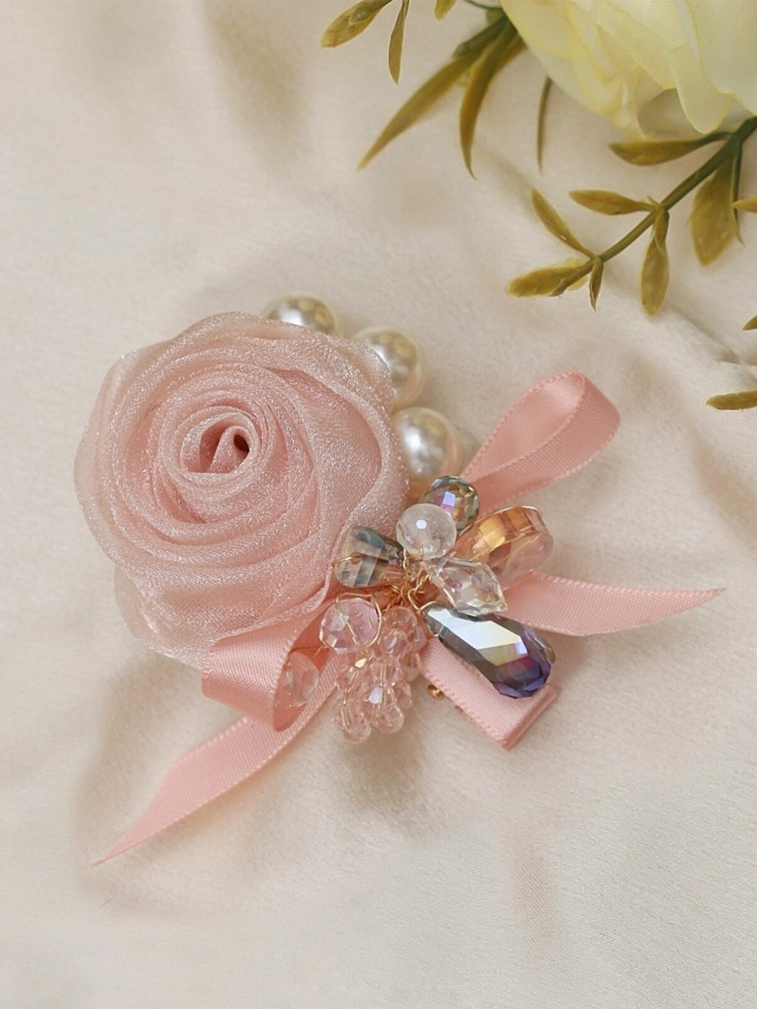 

Yellow Bee Embellished Alligator Hair Clip, Peach