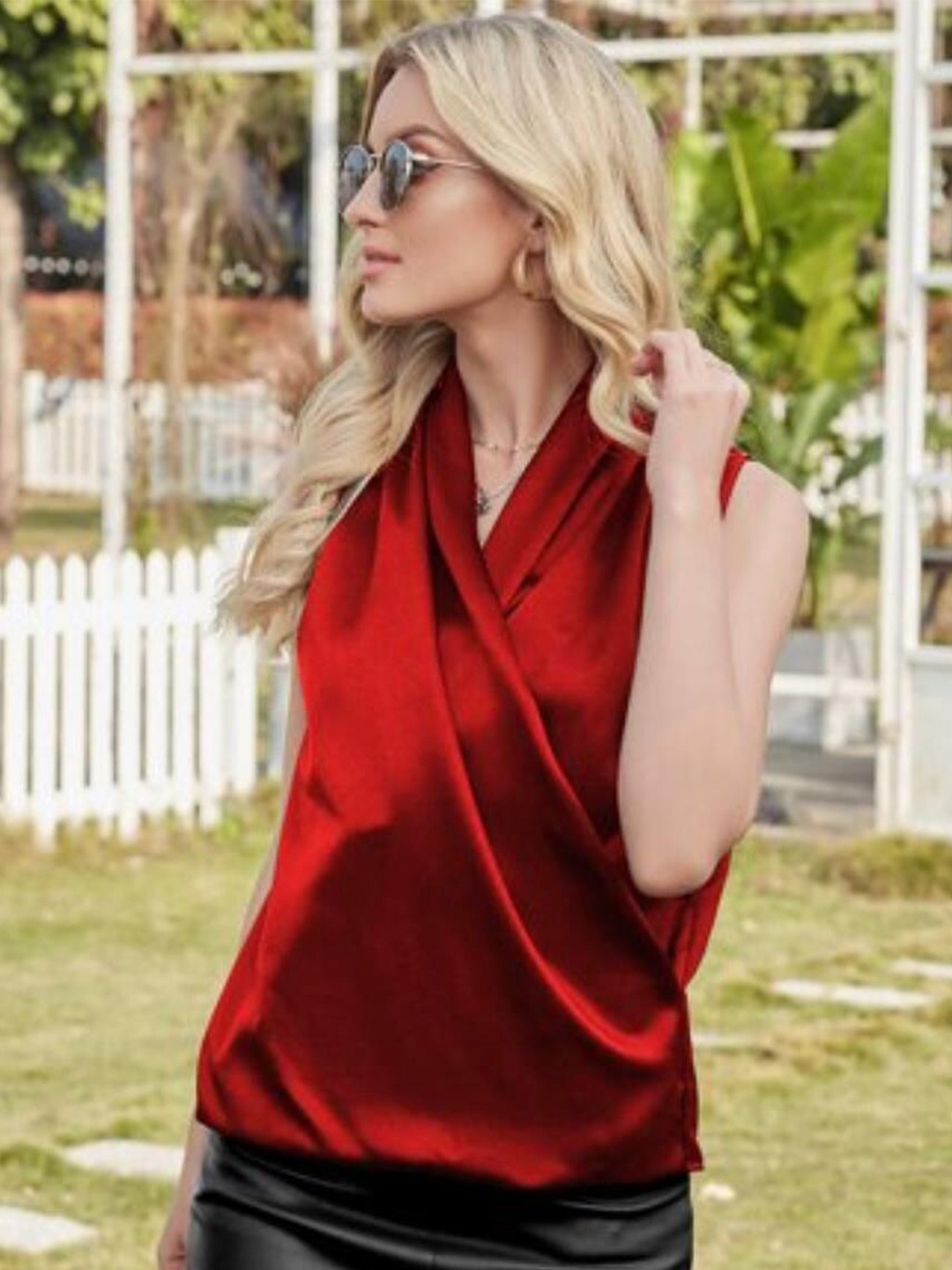 

Kotty Red V-Neck Sleeveless Satin Wrap Top