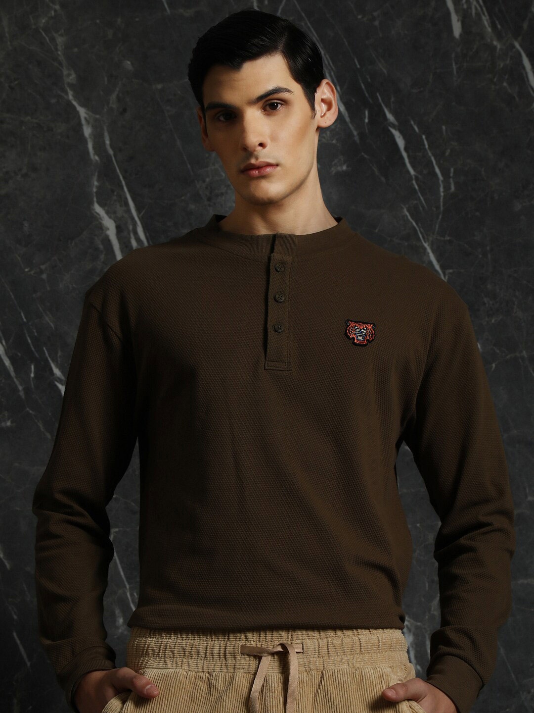 

Breakbounce Olive Green Self Design Round Neck Cotton Relaxed Fit T-shirt