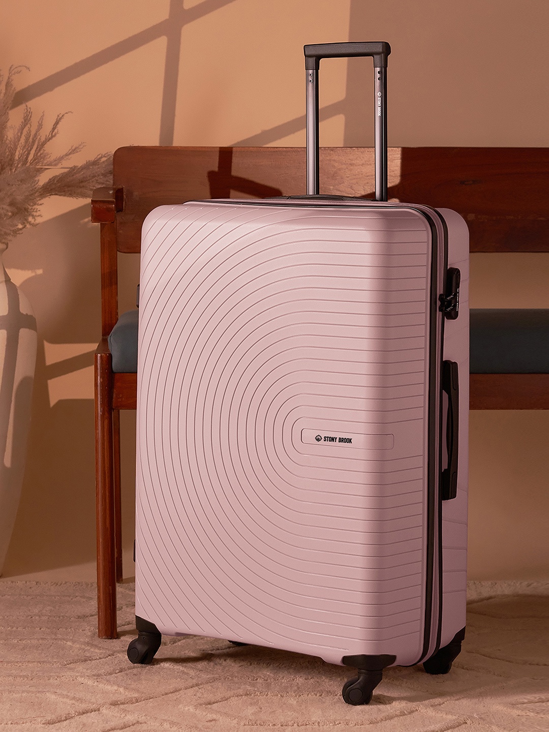 

Stony Brook by Nasher Miles Crescent Hard-Sided Large Trolley Suitcase, Pink