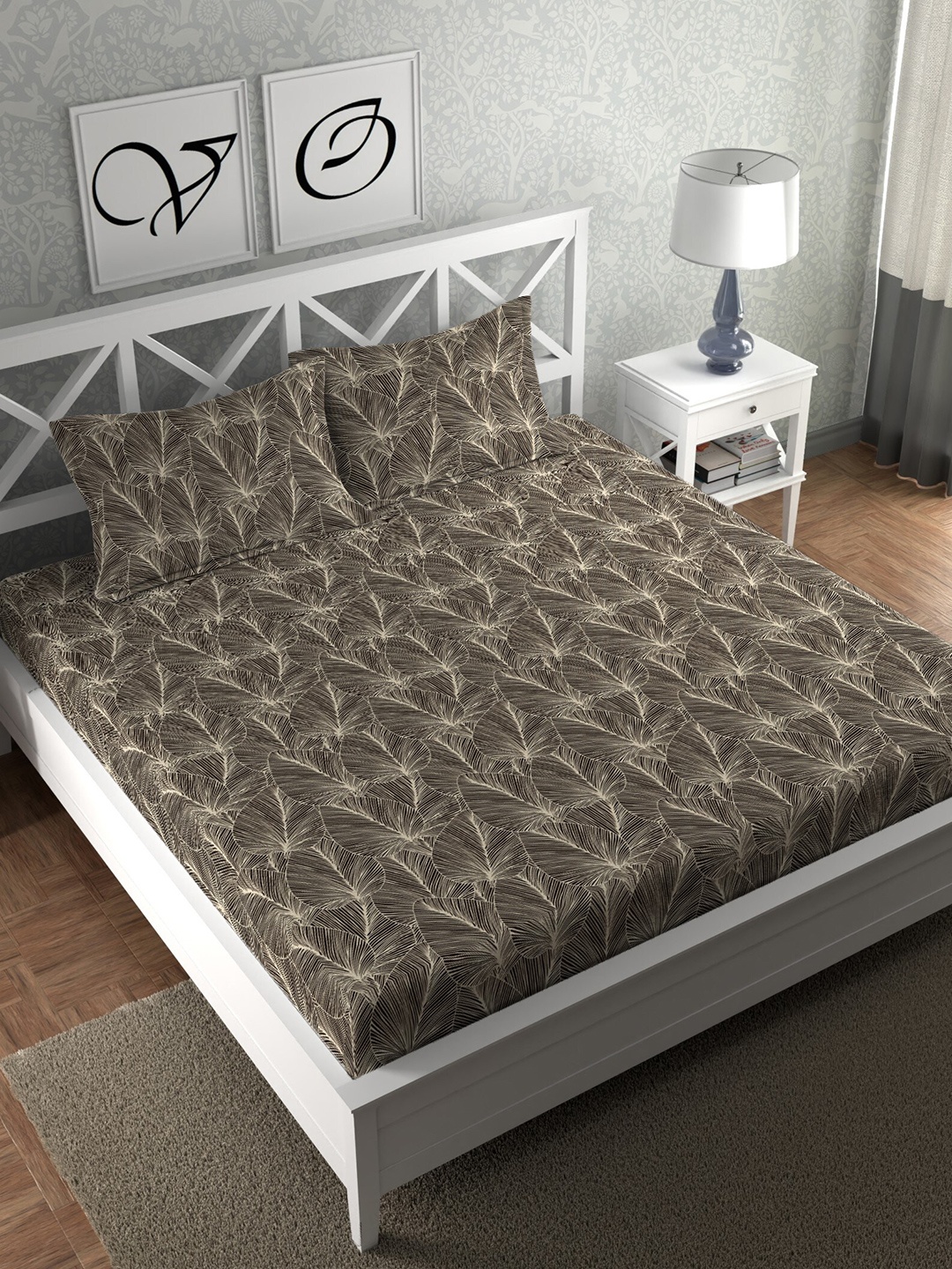 

CHHAVI INDIA Brown Abstract Printed 210 TC Queen Bedsheet with 2 Pillow Covers