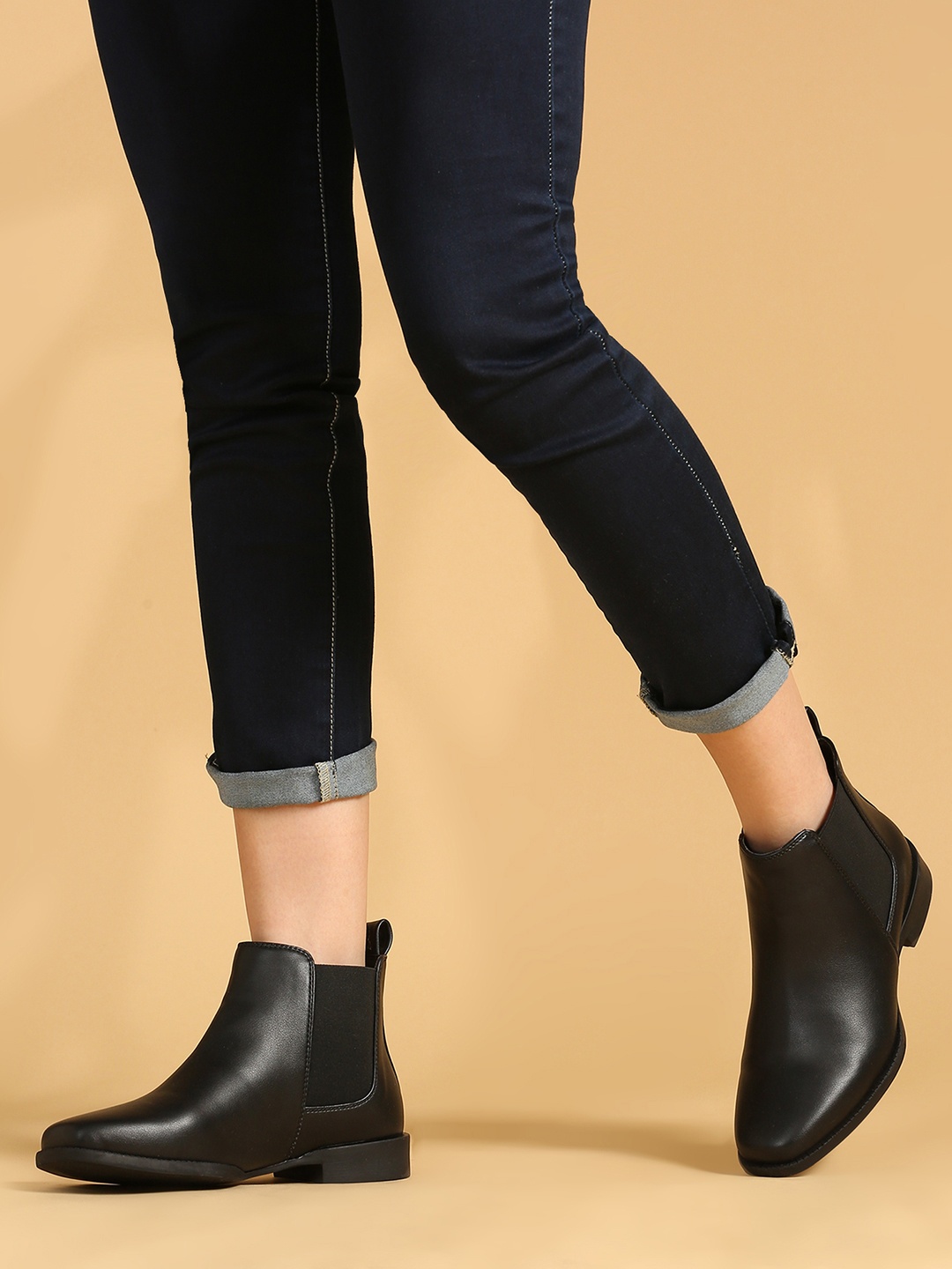 

Inc 5 Solid Mid-Top Chelsea Boots, Black