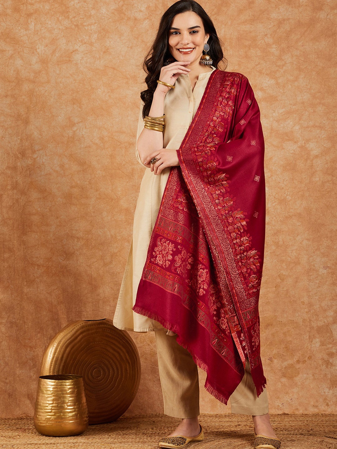 

HK colours of fashion Woven-Design Woollen Shawl, Maroon