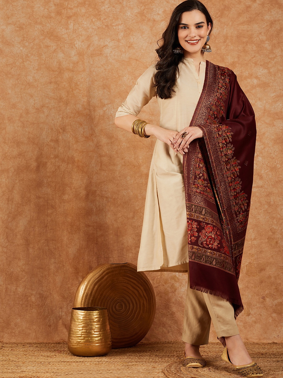 

HK colours of fashion Woven-Design Woollen Shawl, Brown