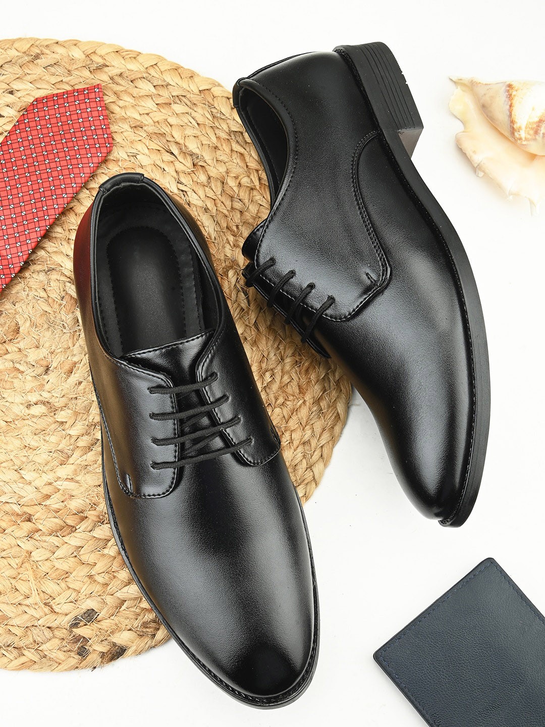 

INVICTUS Men Round Toe Formal Derbys, Black