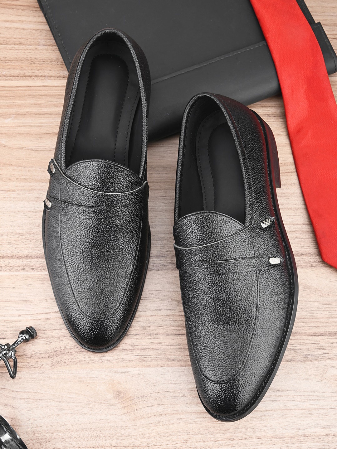 

INVICTUS Men Textured Formal Slip-On Shoes, Black