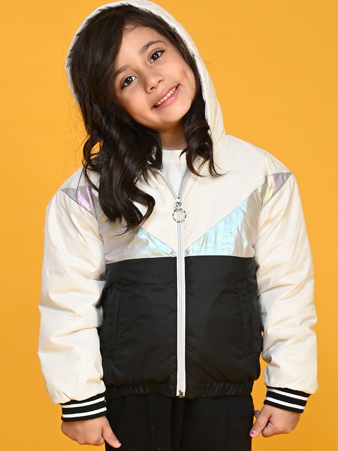

Anthrilo Girls Colourblocked Hooded Puffer Jacket, Black