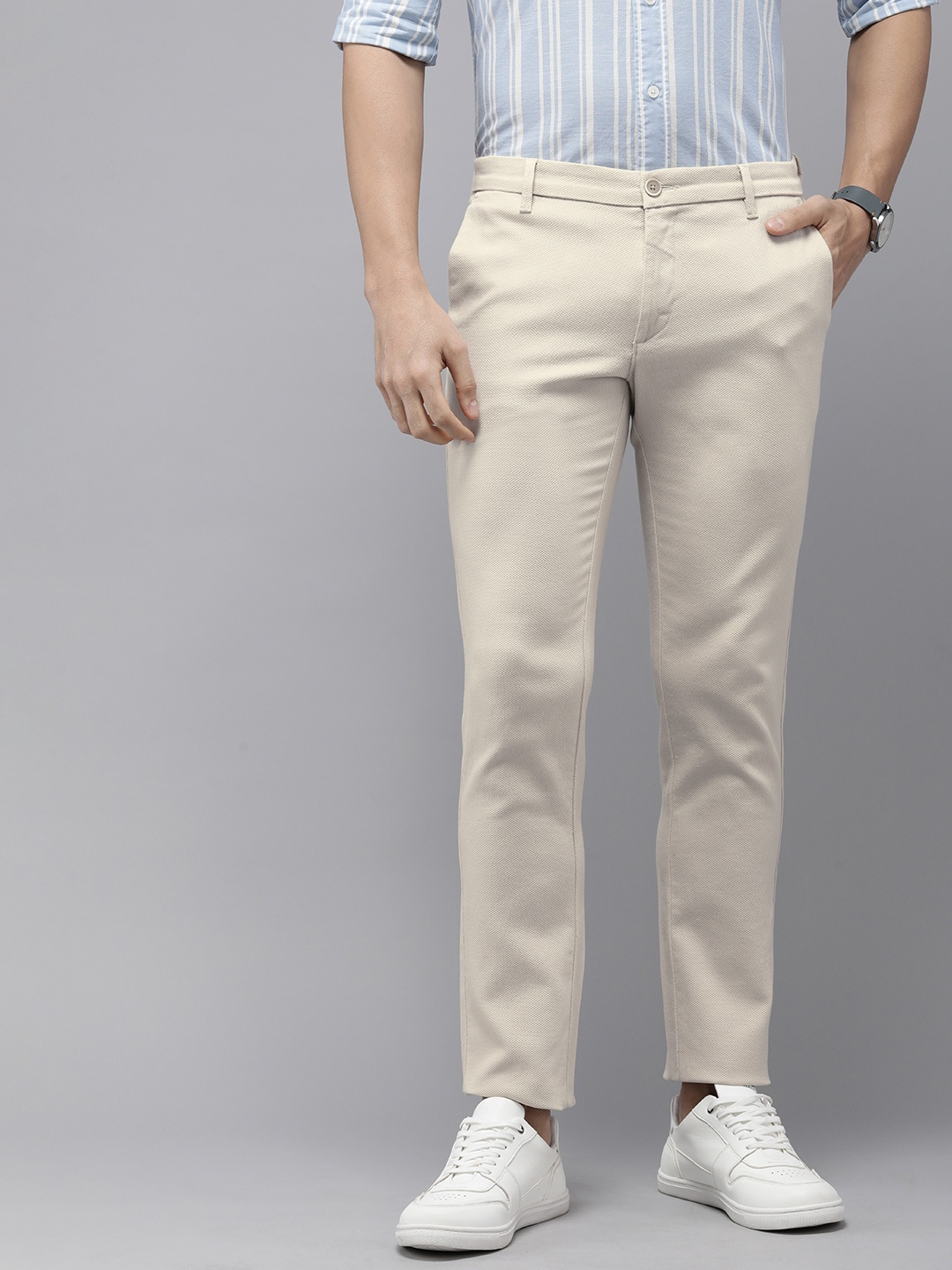 

U.S. Polo Assn. Men Textured Slim Fit Mid-Rise Chinos Trousers, Beige