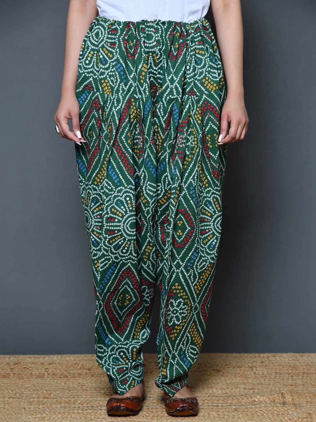 

Jaipuriya Fab Private Limited Bandhani Printed Pure Cotton Salwar, Green