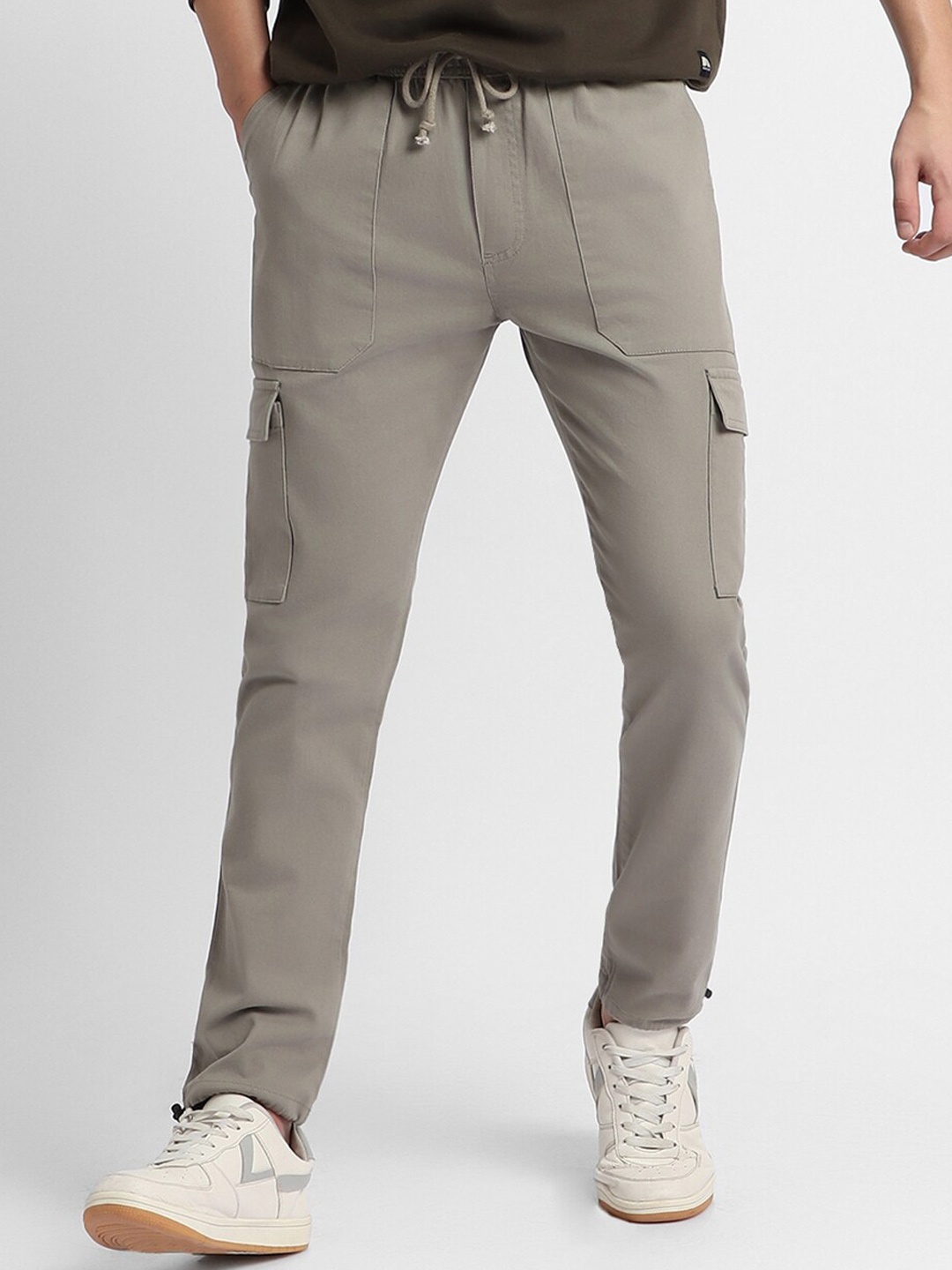 

Dennis Lingo Men Slim Fit Smart Cargos Trousers, Grey