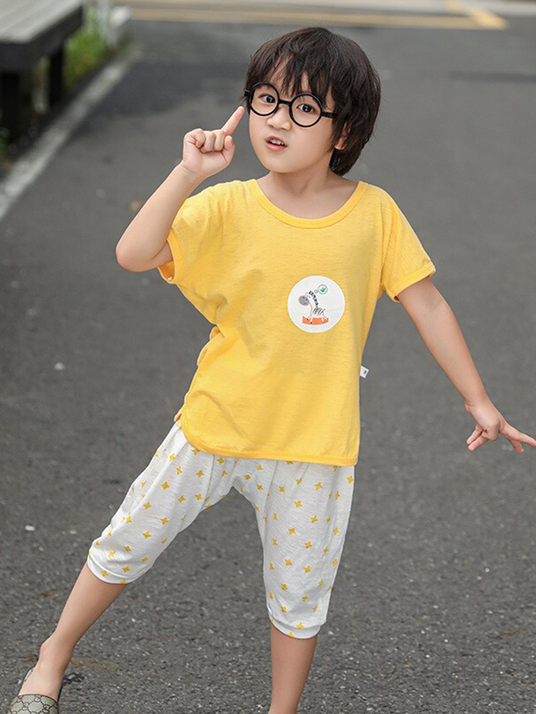 

StyleCast Boys Yellow Printed Pure Cotton Top with Shorts