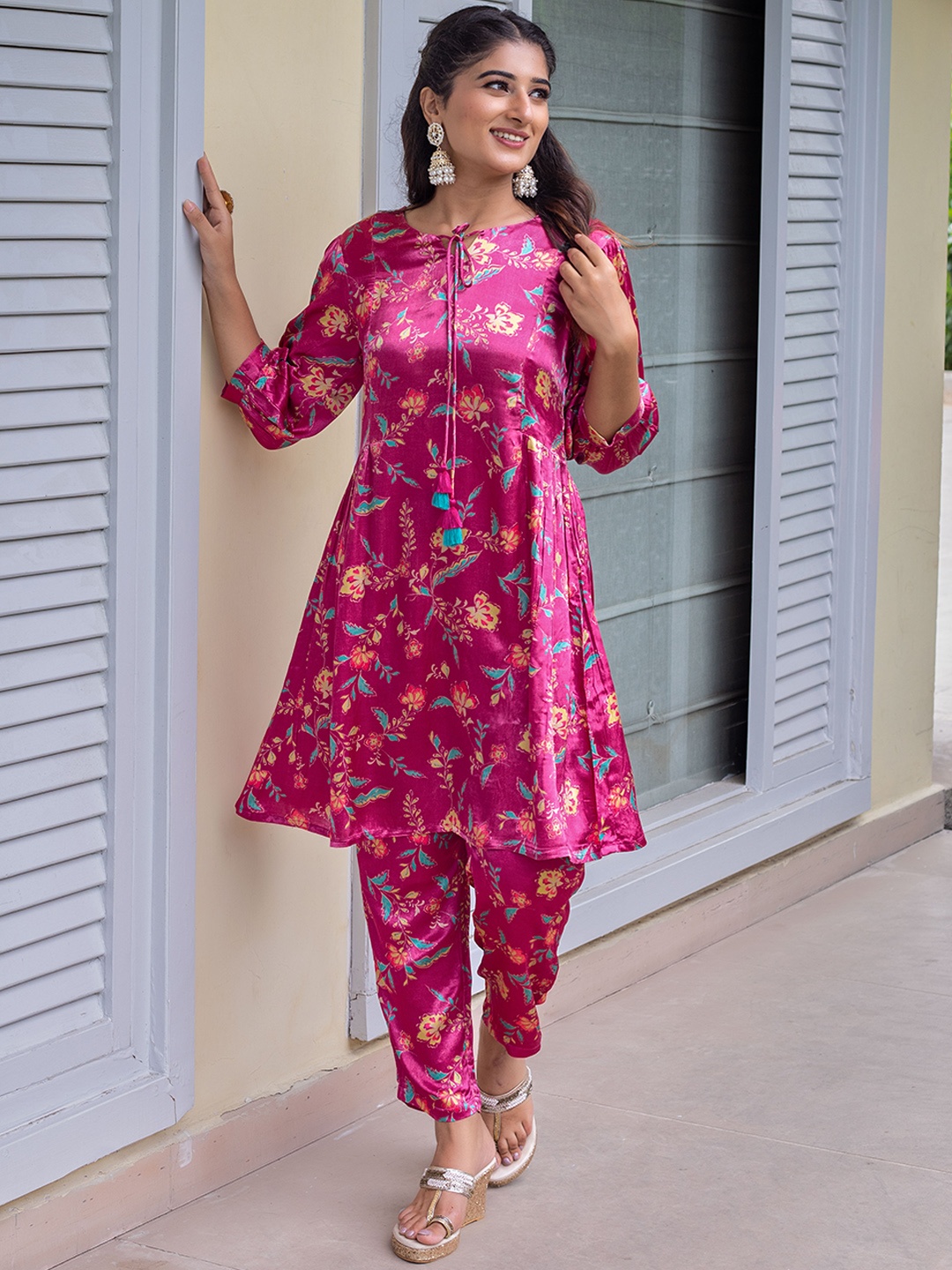 

KASYA Floral Printed Tie-Up Neck A-Line Kurta With Trouser, Fuchsia