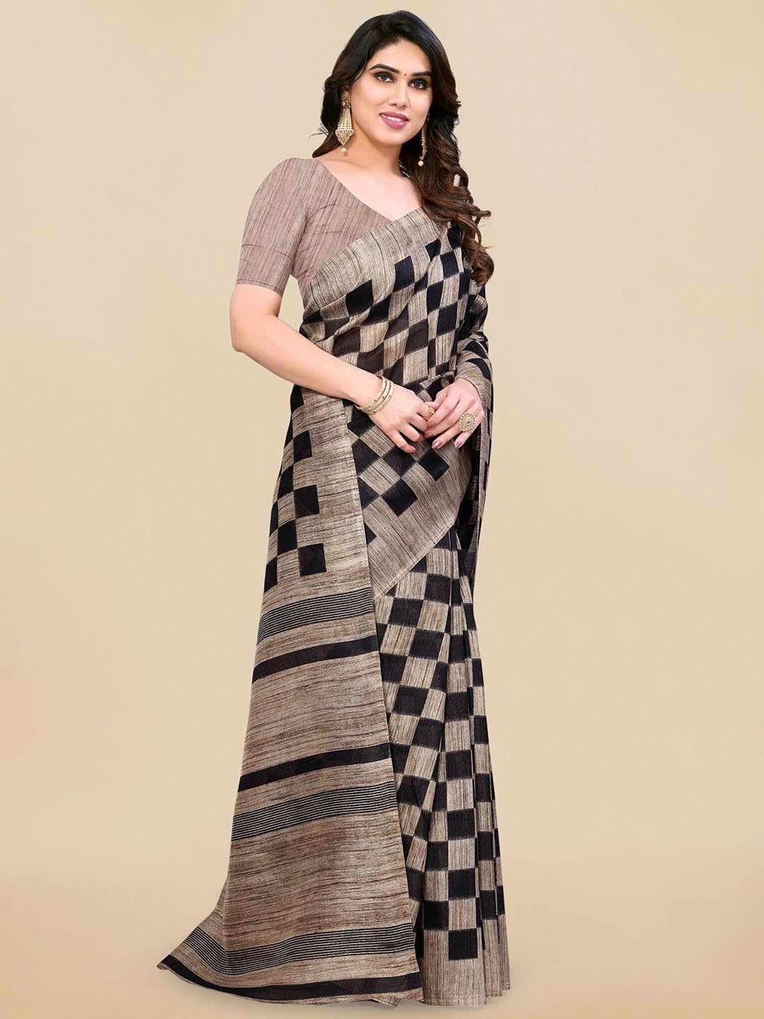 

KALINI Geometric Printed Saree, Beige