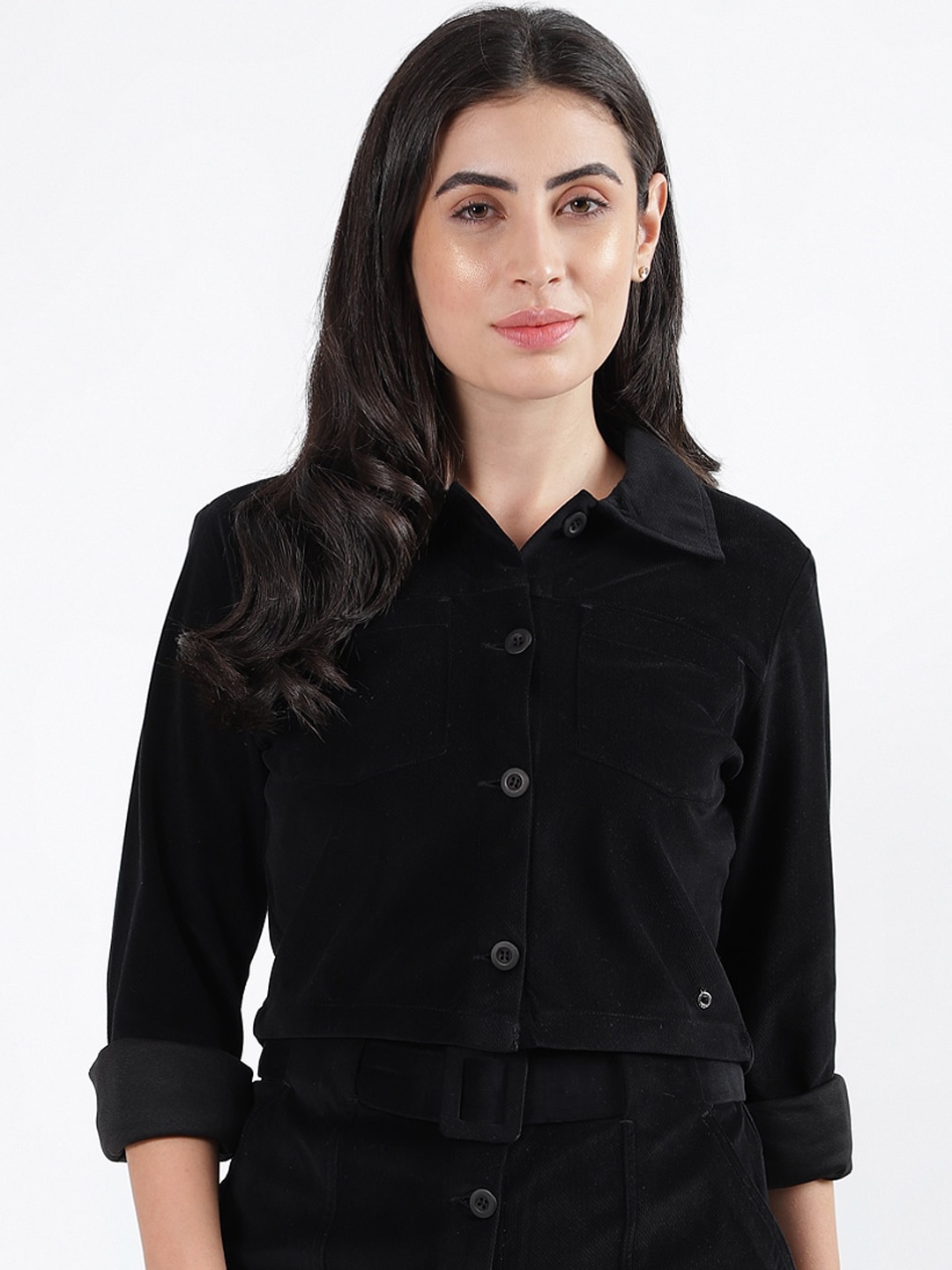 

Iconic Spread Collar Long Sleeves Crop Denim Jacket, Black