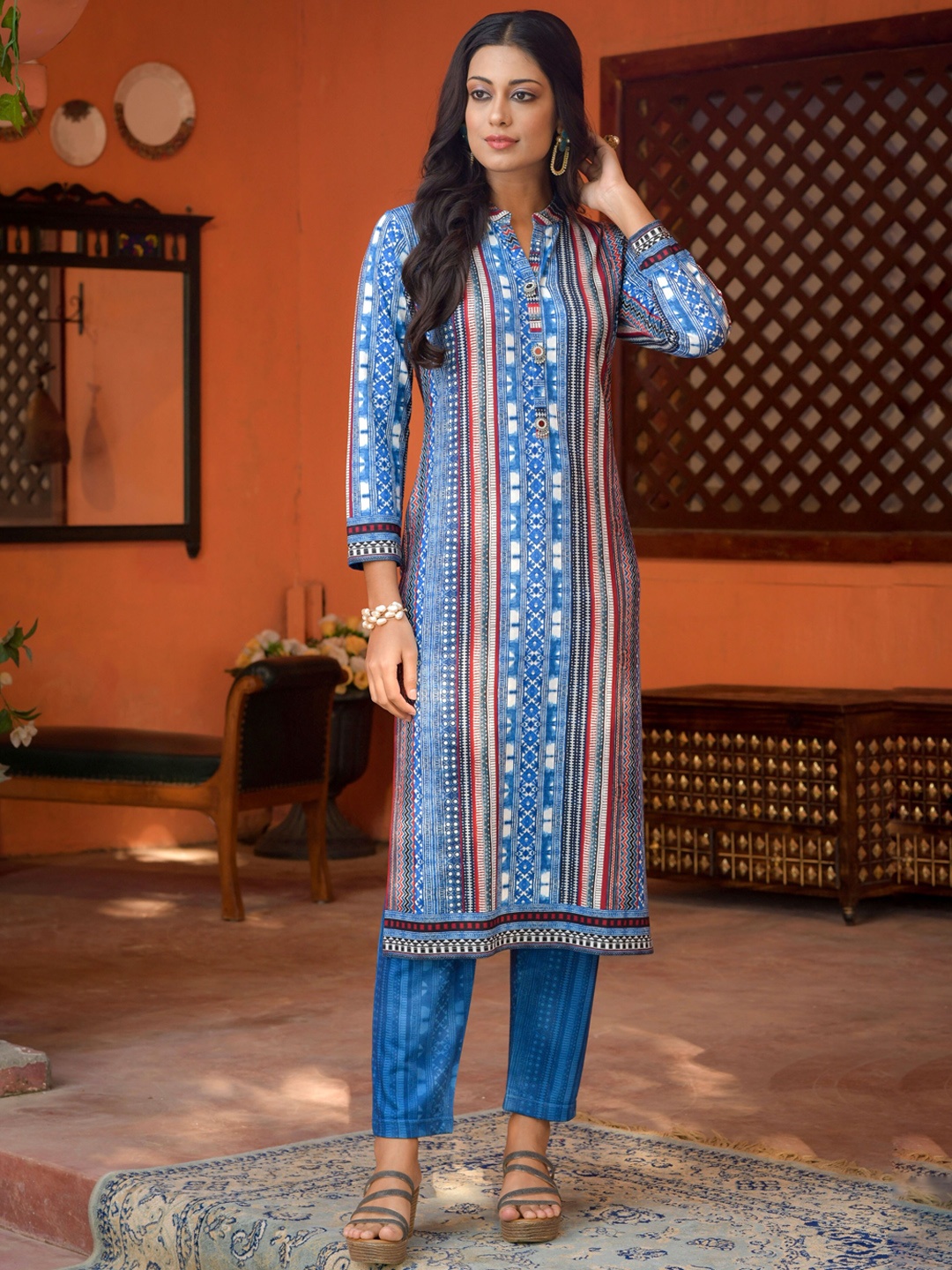

Idhu Ethnic Motifs Printed Regular Straight Kurta With Trousers, Blue