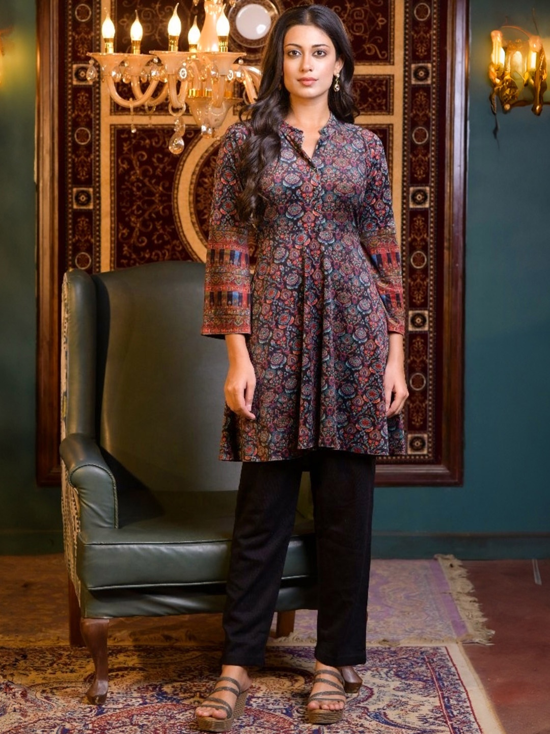 

Idhu Ethnic Motifs Printed Straight Regular Kurta With Trousers, Burgundy
