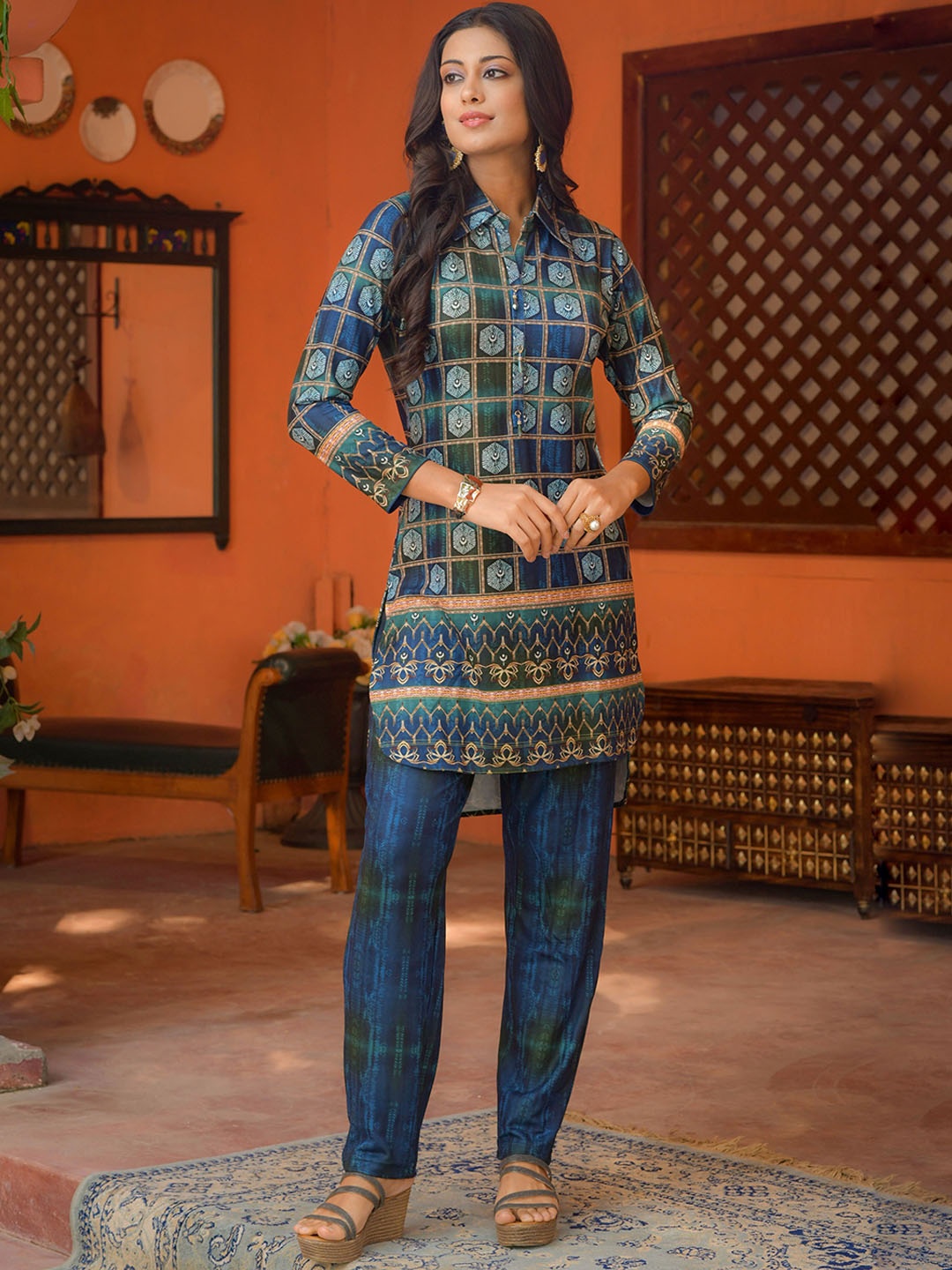 

Idhu Ethnic Motifs Printed Regular Straight Kurta With Trousers, Teal