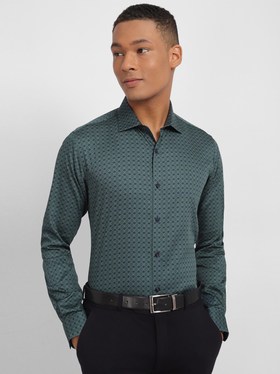 

Allen Solly Slim Fit Micro Ditsy Printed Pure Cotton Formal Shirt, Green