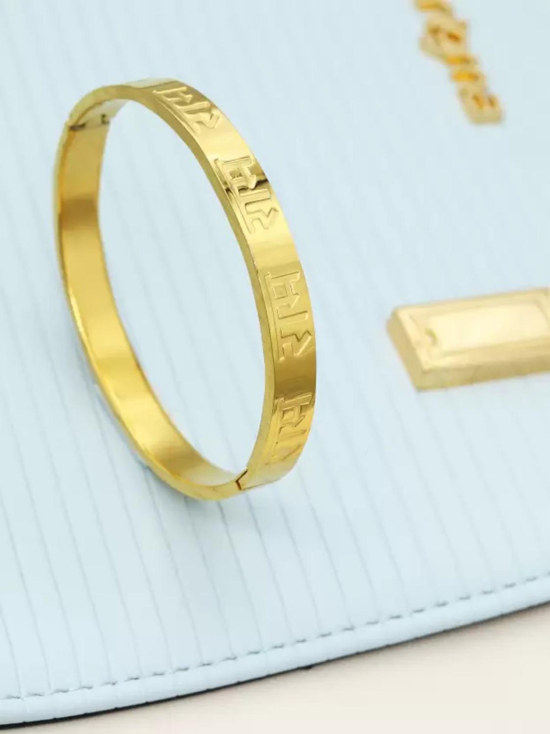 

MYKI RAM Engraved Gold-Plated Bangle-Style Bracelet
