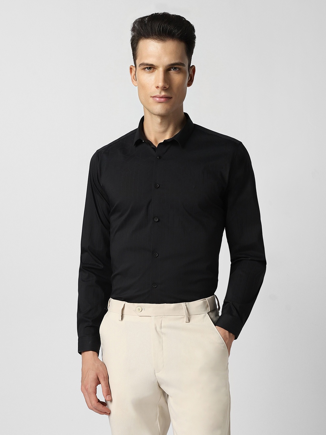 

V Dot Men Black Slim Fit Opaque Party Shirt